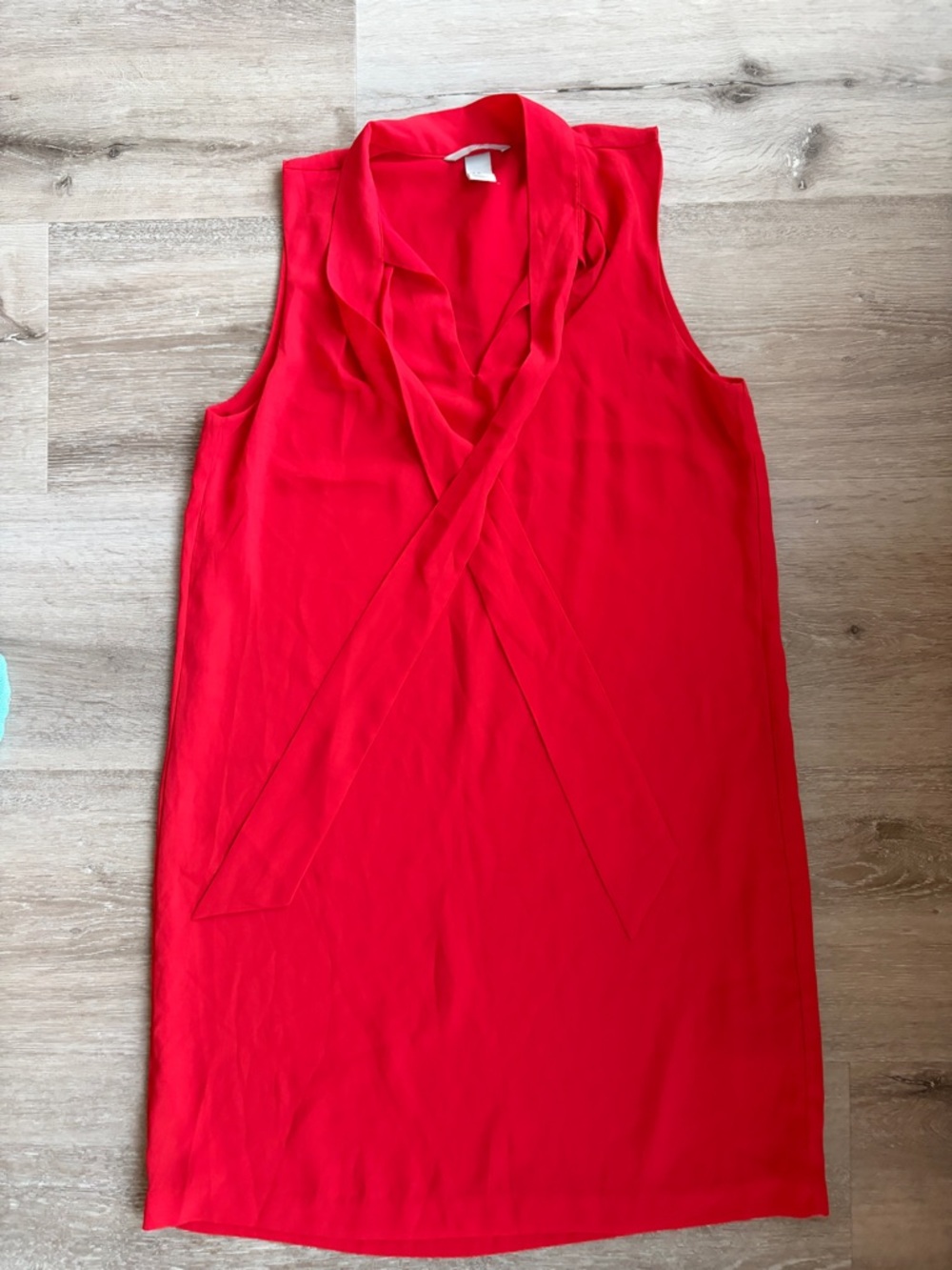H&M Sleeveless Red Tie-Neck Shift Knee-Length Midi Dress